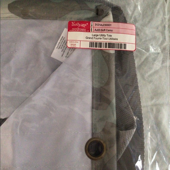 Thirty One Large Utility Tote! Soft Camo! New in Bag! - Picture 2 of 5